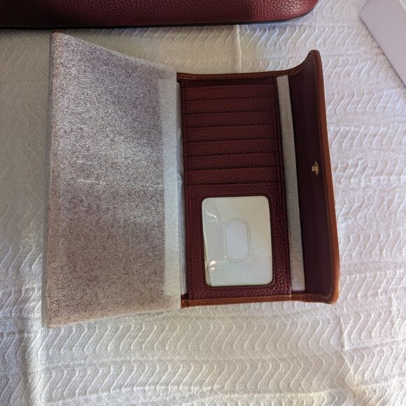 Dooney and Bourke NWT Purse w/ matching wallet - Picture 4 of 7